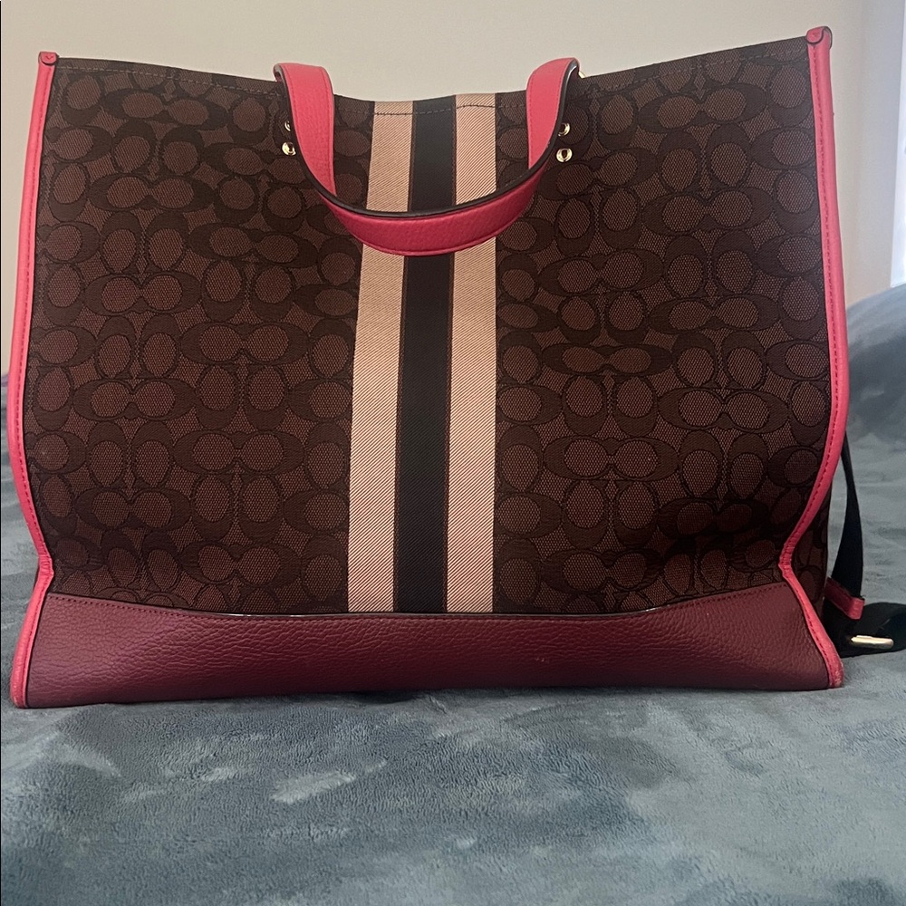 Coach EUC Dempsey 40 Brown Signature Canvas large Tote with Pink Trim. - Picture 4 of 8